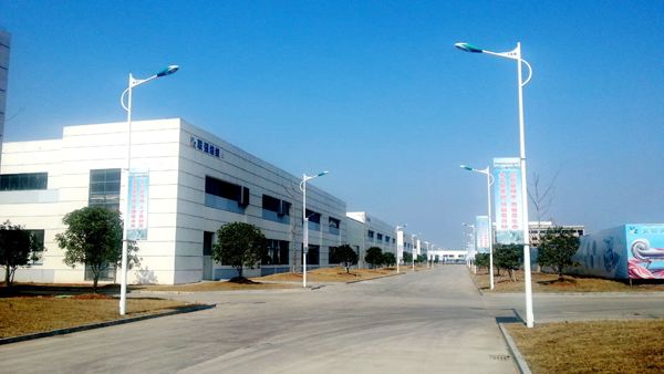 廠區(qū)道路照明路燈6米路燈兩邊對(duì)稱安裝效果圖