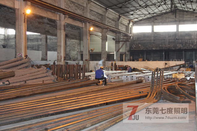 東莞七度照明路燈桿生產(chǎn)車間