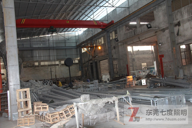 七度照明路燈桿生產(chǎn)車間