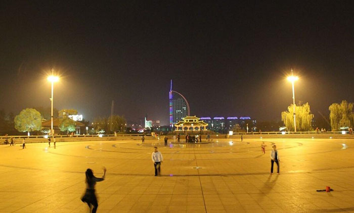 廣場(chǎng)高桿燈照明效果