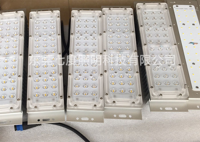 �|ݸ�߶���������led·��ģ�M���a(ch��n)�DƬ