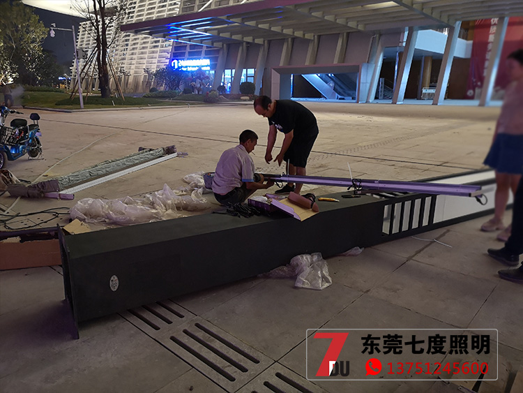 6�׷��άF(xi��n)����(ji��n)�sLED���^(gu��n)�����F(xi��n)��(ch��ng)���b��(sh��)�ĈDƬ