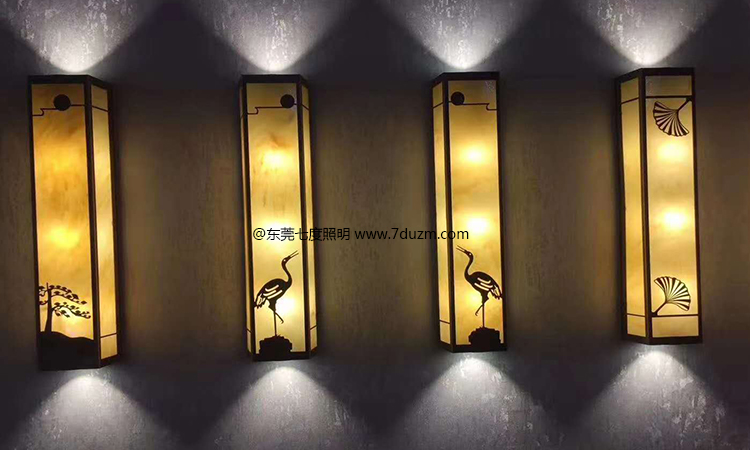 東莞七度照明簡(jiǎn)約新中式室外景觀(guān)墻壁燈展示亮燈效果圖片