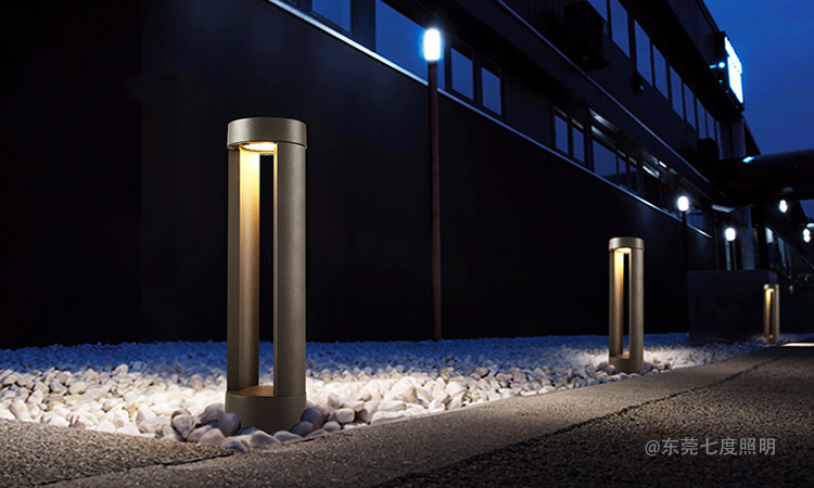 小區(qū)庭院園林景觀現(xiàn)代LED草坪燈安裝實(shí)景亮燈效果